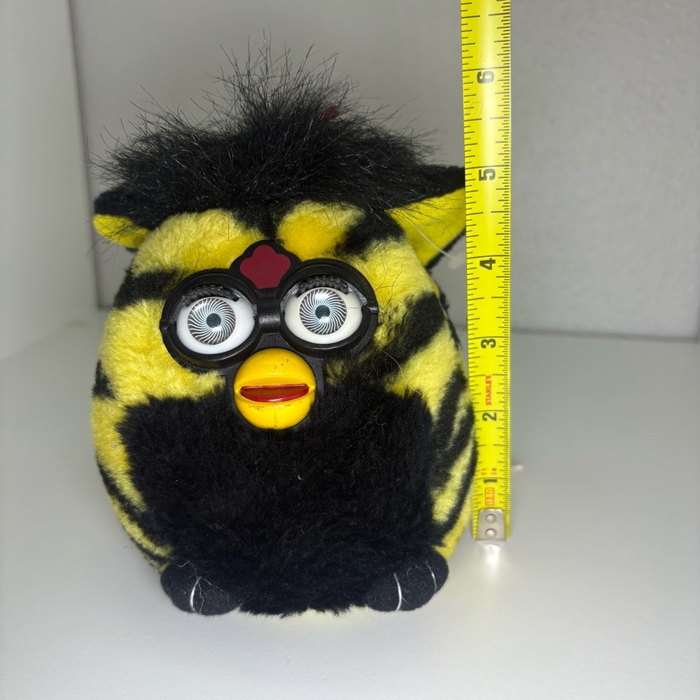1999 Nanco Furby Bumblebee Plush Stuffed Toy Yellow Black Stripes - Picture 8 of 9